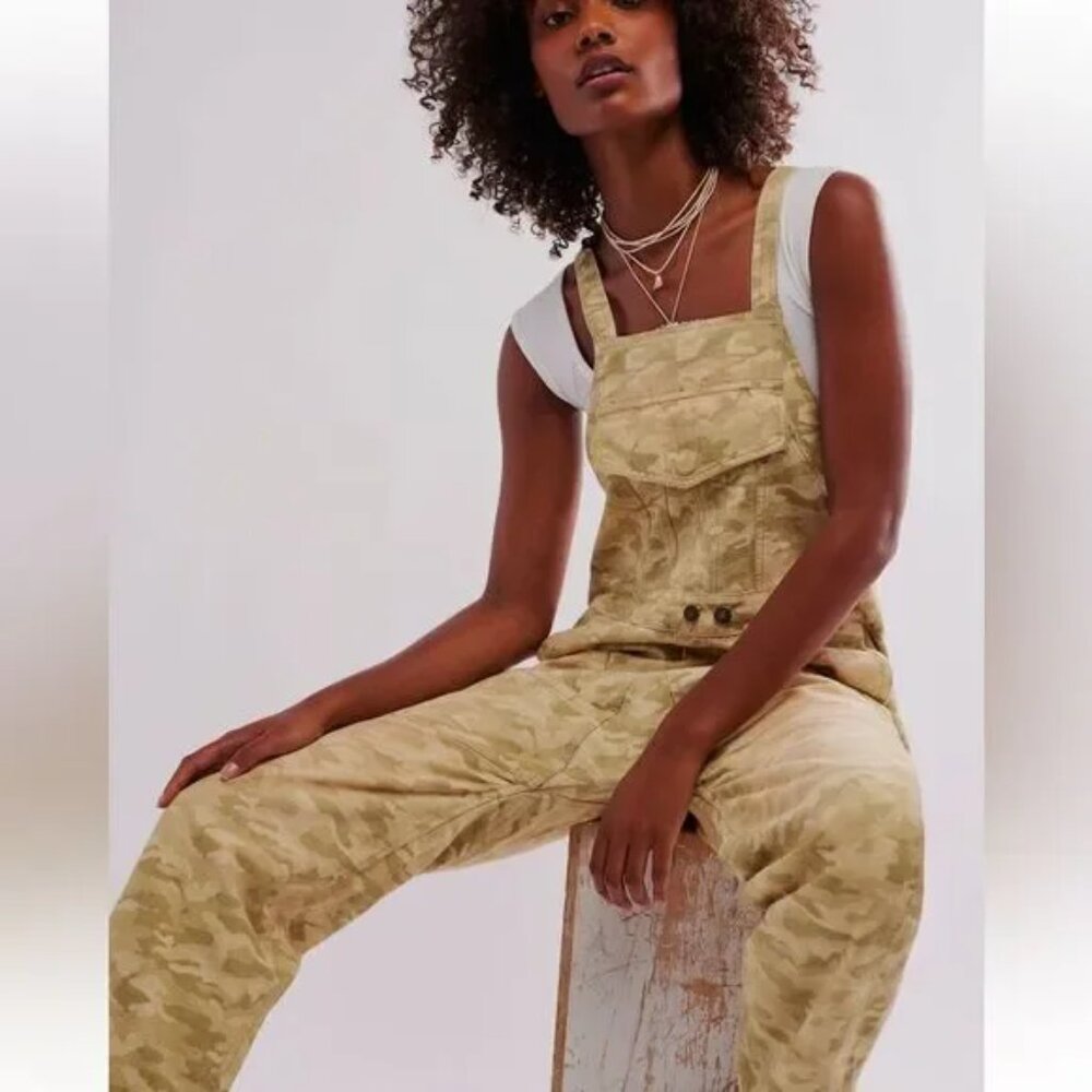 013 Free People We the Free The Way it Goes Harem Overalls NWT Camo Size Small